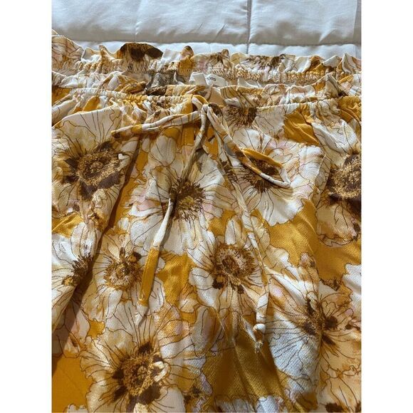 Maurice’s 0X off the shoulder top - Picture 2 of 8